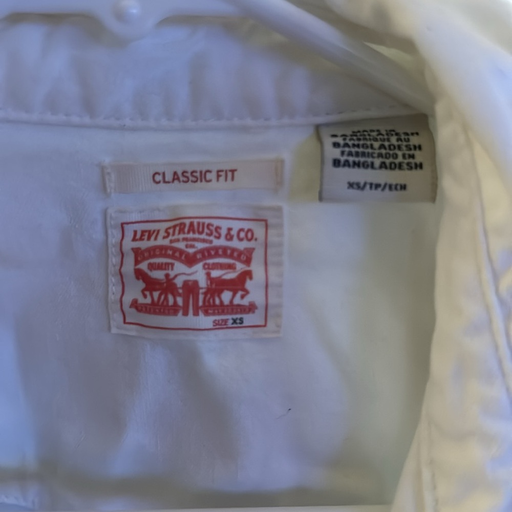 Levi’s long sleeve women’s white pearl button down shirt - Picture 2 of 6